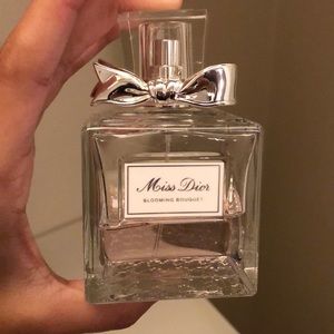 Half full miss Dior blooming bouquet perfume